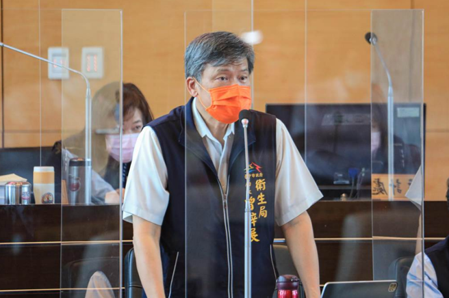 曾梓展今表示，台中快篩試劑只剩下5天的量。（謝瓊雲攝）