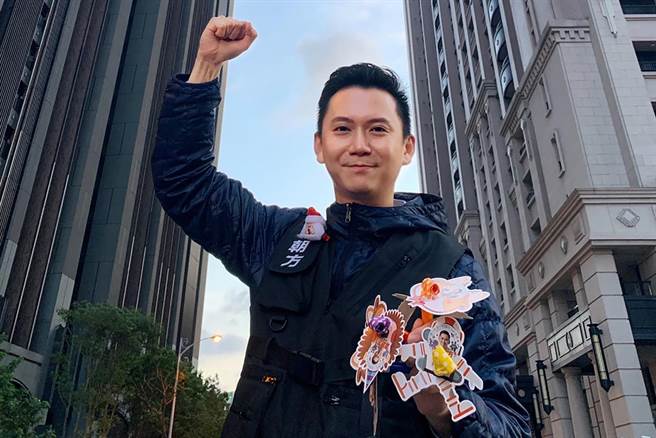 鄭朝方辭總統府參議，將接民進黨新竹縣黨部主委。（羅浚濱攝）