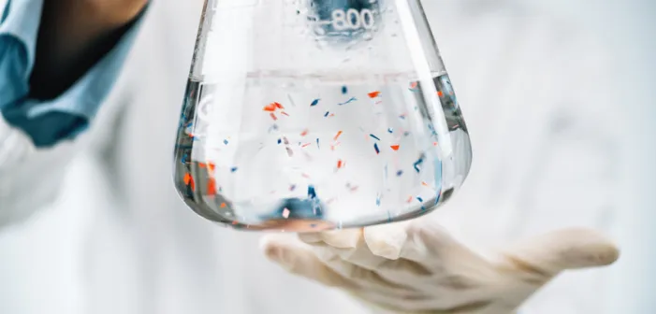 最新发现：塑胶微粒随血液全身跑 在肺部深处现踪。(示意图/Shutterstock)