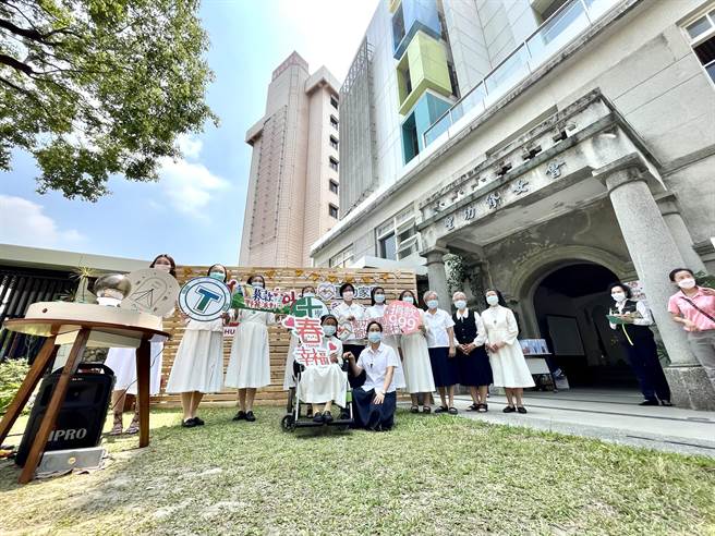 聖功醫院5月14日下午將在澄清湖野餐區舉辦「春．幸福」募款野餐派對活動，修女們當天將發起青銀修女大會師，獻上音樂才藝表演及祈禱祝福。（袁庭堯攝）