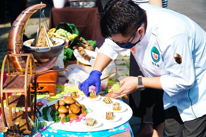 香菇可以制作成各种美食。（民眾提供／廖志晃南投传真）