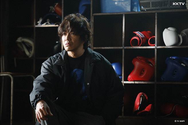 木村拓哉在《迈向未来的10 Count》中饰演颓废拳击手。（KKTV提供）