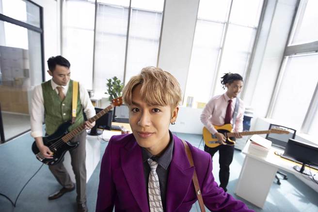 男星鼓鼓（呂思緯）。(圖/ 相信音樂提供)