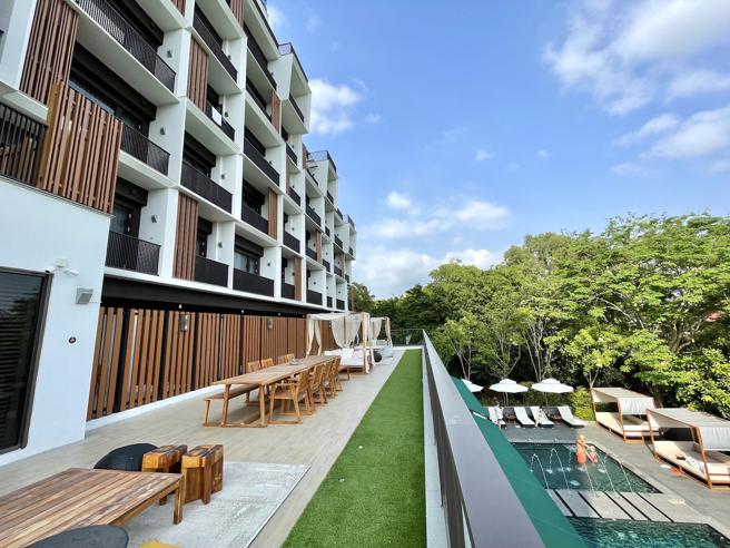 房客可大啖來自鹿兒島A5等級的和牛，搭配5星飯店主廚團隊特製的泰式冬陰功高湯或牛骨高湯（何書青攝）