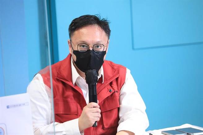 台中市府新聞局長鄭照新表示，市府要對未到場演出的藝人表達最誠摯的歉意。（台中市府提供／盧金足台中傳真）