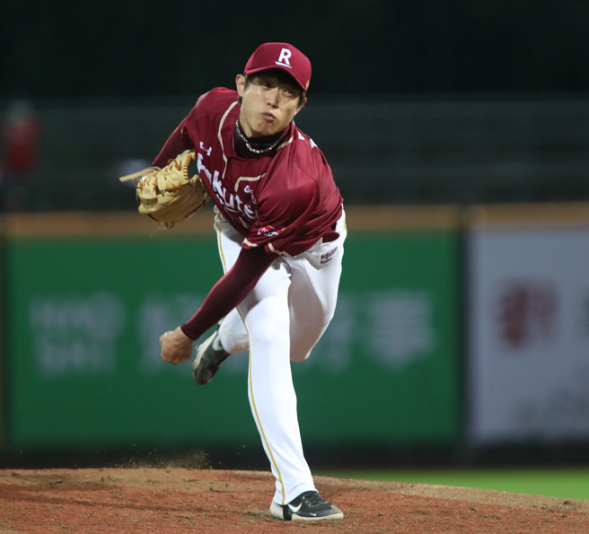 樂天桃猿陳冠宇先發6局失2分拿下本季首勝。（鄭任南攝）