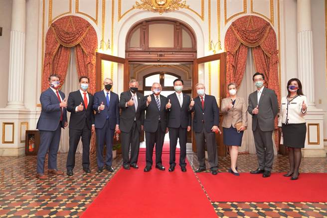 美国联邦参议员葛瑞姆（Lindsey Graham）率团访台。（外交部提供）