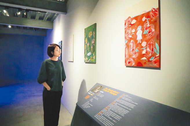 驳二动漫仓库15日起推出「以拉号奇航–台湾插画之全面启动」插画展。图为参展人Feeling。（驳二提供／曹明正高雄传真）