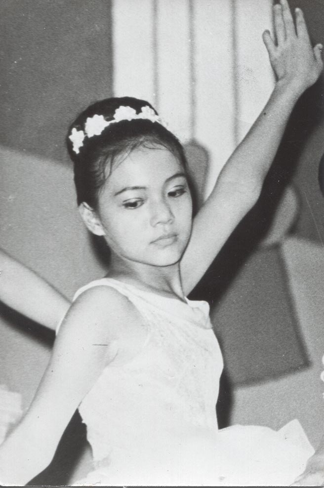 平珩從小熱愛跳舞，這張照片是小學六年級時的舞蹈發表會現場，由父親平鑫濤攝影、拍下眼中的女兒平珩。（平珩提供，本報資料照片）