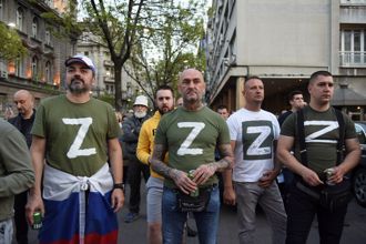 塞爾維亞挺俄遊行 專家：全歐類似示威由俄策動