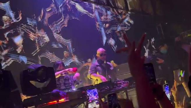 具俊曄介紹小S上台。(圖／孫伊萱攝)