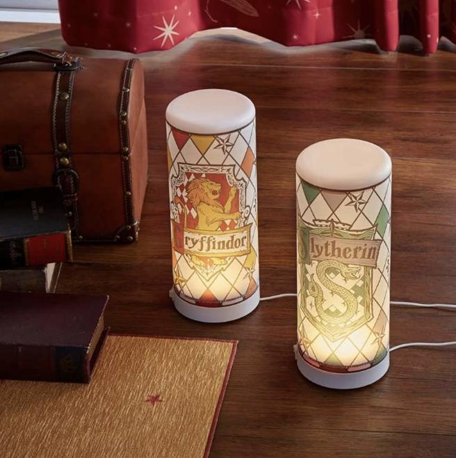 Belle Maison的圆柱型小灯。（翻摄自Belle Maison）