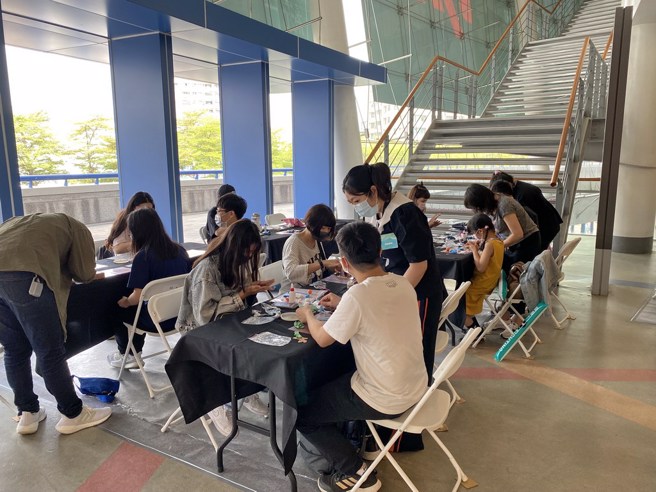 手作小物摊位。(黄及人摄)