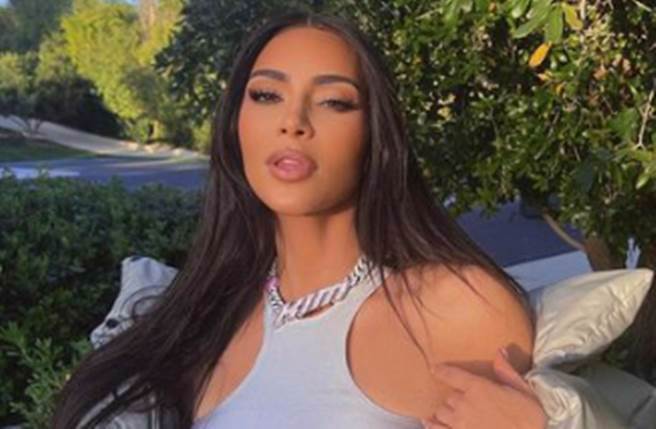 美国知名「话题女王」金卡戴珊（Kim Kardashian），透过实境秀节目《卡戴珊一家》爆红。（kimkardashian IG）