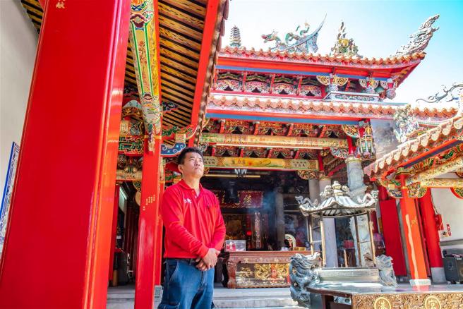 出生木業世家的大木作師傅劉勝仁，將古蹟修復視為一生職志。(林旻萱攝)