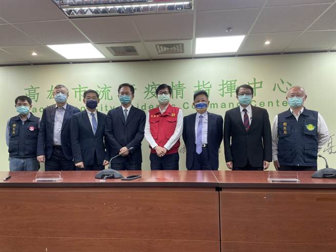 高雄16日新增58例本土确诊个案，目前已被列为高风险区域，经过约1个月的讨论，高市府公布居家照护相关配套措施。（洪浩轩摄）