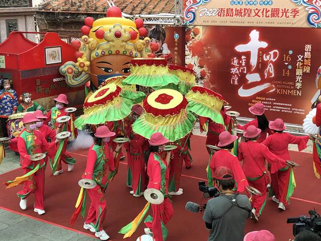 金門縣天后宮媽祖會的精彩表演，為開幕儀式帶來熱鬧氣氛。（李金生攝）