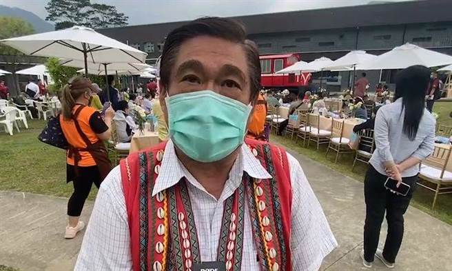 阿里山优游吧斯游乐园区董事长郑虞坪忧心衝击刚才復甦的观光业。（读者提供／廖素慧嘉市传真）