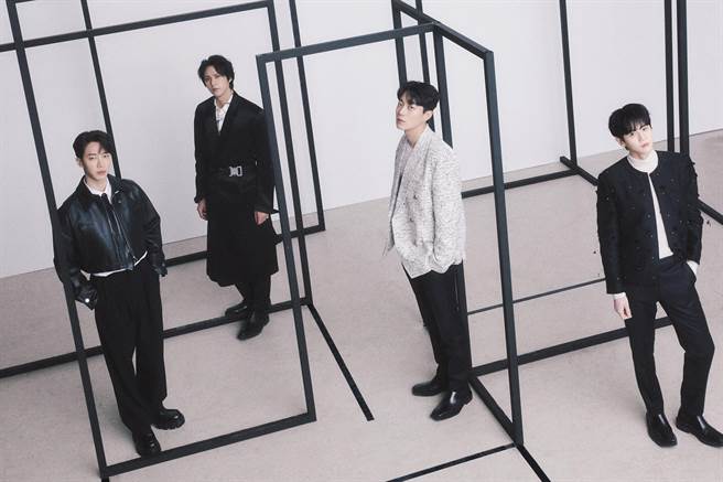 起光（左起）、东云、斗俊 、耀燮越洋接受本报独家专访。（Around US娱乐提供）