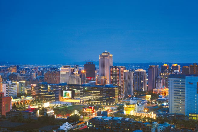 3月房地3大税收，台中市单月增幅位居第一名，拿下「三冠王」宝座。图为位于市政特区七期「润隆VVS1」，邻近歌剧院、大远百、新光三越、府会园道等精华地区。（润隆提供）