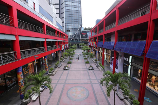 医师认为，台湾应提高警戒等级、减少人流，才能真正减灾。（资料照）