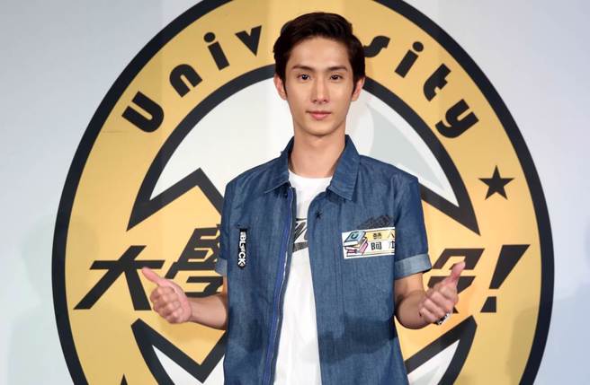 阿本褪去艺人光环，多年过去帅气依旧。(图/本报系资料照)