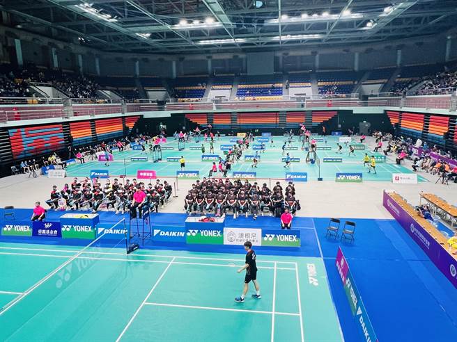 全国羽球团体锦标赛正在屏东体育馆热情开打。（谢佳潾摄）