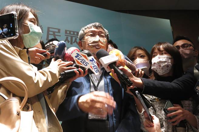 蒋万安研拟政策白皮书 柯文哲：黄珊珊写的比较真实。（叶德正摄）