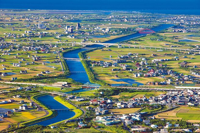 民团吁宜县府水域活动废除申请制。图为冬山河河道照片。（宜兰县政府提供／李忠一宜兰传真）
