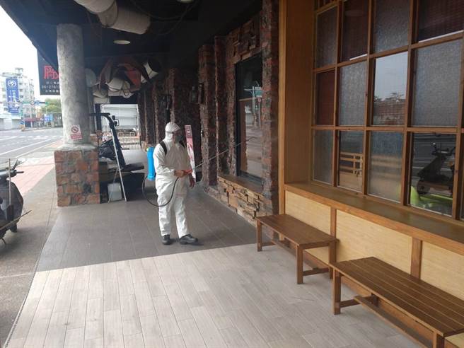 台南市17日本土确诊病例数新增10例，市府卫生局针对相关足迹进行清消。（卫生局提供／洪荣志台南传真）