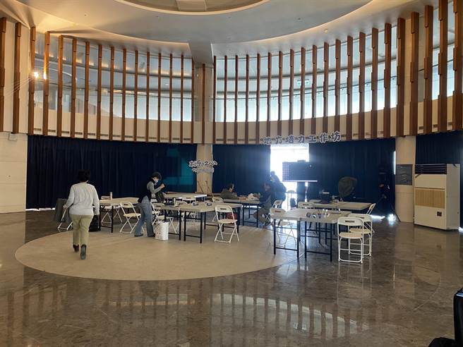 台东杉原湾上的「美丽湾度假村」，台东县府与厂商仲裁后以6.29亿元买回，除了重新开放海滩，建筑物内偶有活动。（蔡旻妤摄）