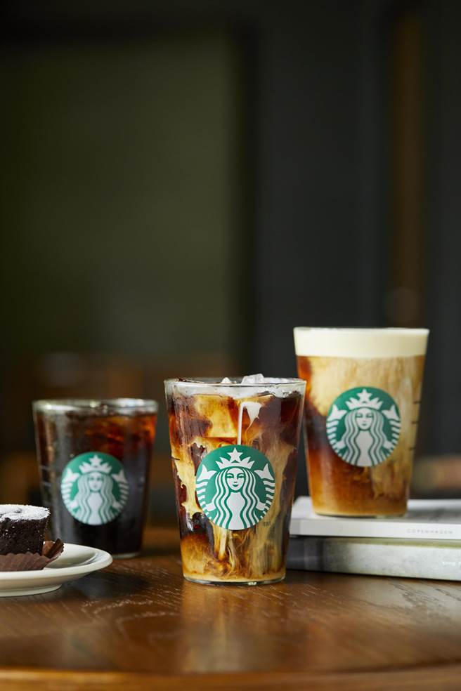 星巴克即起6月4日的每周六，购买指定饮品可享30元折扣。图为冷萃咖啡。（星巴克提供）