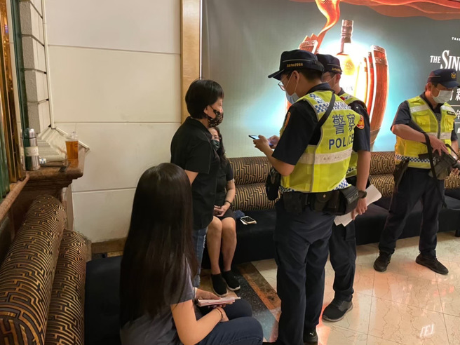 高市府佛心来的！员警全投保防疫险，值勤防疫每月多领5000。(高雄市警察局提供)