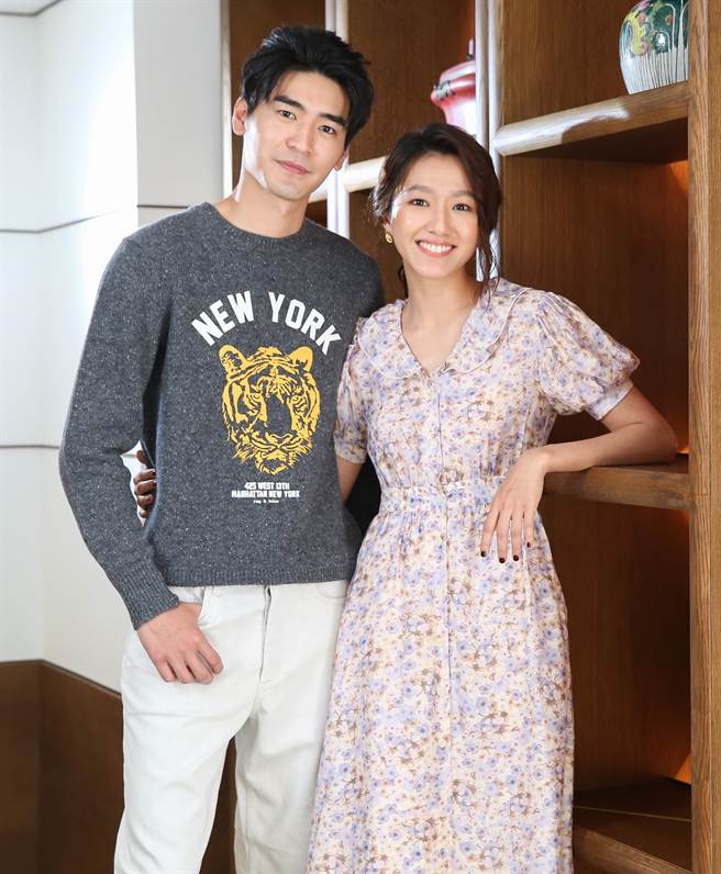 涂善存、林意箴戏里戏外都「一拍即合」。（陈俊吉摄；涂善存服装：rag ＆ bone提供）