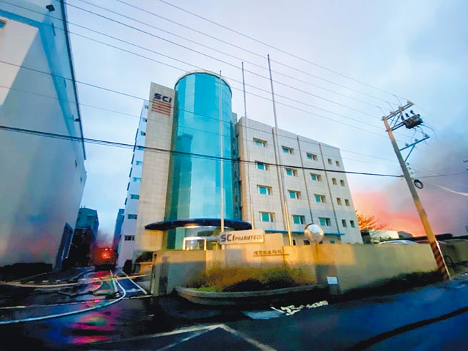 旭富制药前年发生大火，造成1死悲剧，桃园地检署侦办后，认为旭富按照法令检查，且尽可能就设备适用性及制程安全管理控管，侦结给予不起诉处分。（本报资料照片）