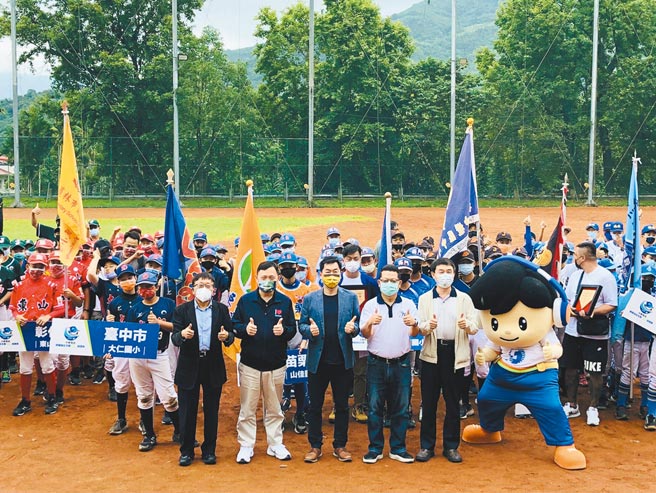 谢国城杯22年首度移师台东举行，这也是台湾世界少棒联盟（LLB）选拔赛首次在红叶举行，红叶国小喊出挺进四强，再创红叶少棒精神。（蔡旻妤摄）