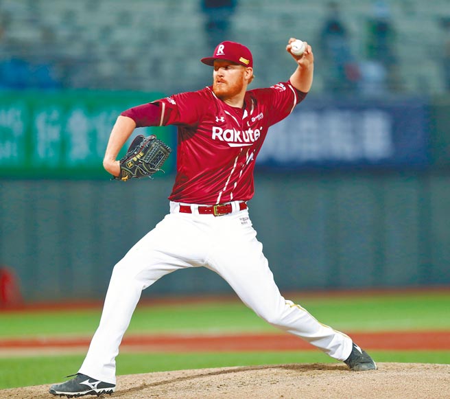 樂天先發投手霸林爵主投7局僅失1分，奪下MVP。（陳怡誠攝）