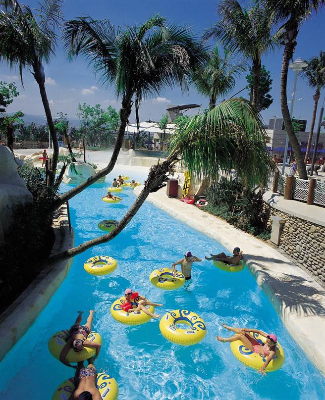 全长270米飘飘河为园内人气设施。（丽宝乐园提供）