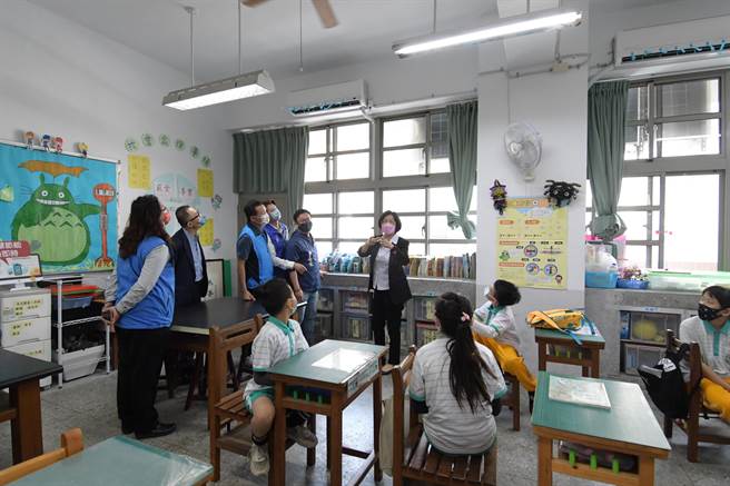 18日县府举行启用典礼，县长王惠美表示，感谢教育处、厂商「无暝无日」的达成目标，让我们彰化学子能够有舒适的学习环境，搭配完善的能源管理系统，能够在舒适与节能知件达到平衡。(吴建辉摄)