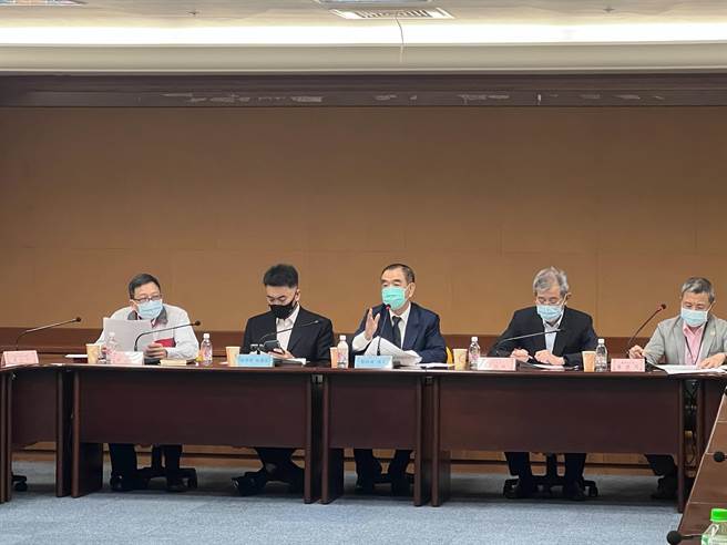 基隆市议会今日上午召开预备会确认议程。（陈彩玲摄）