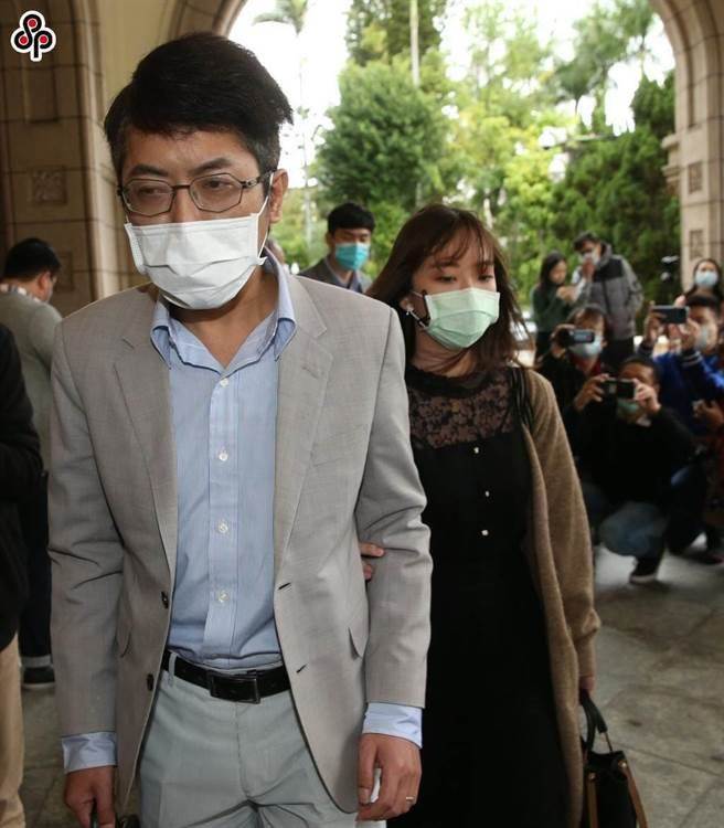 前总统府发言人丁允恭担任高雄市新闻局长时，与女记者在办公室发生3次性行为，又在脸书公开与她的合照，惩戒法院将他判决撤职并停止任用2年。（本报资料照片）