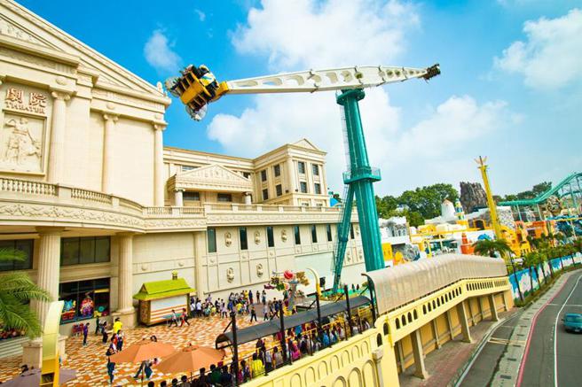 （義大天悅飯店831前入住，即贈義大遊樂世界門票。圖／義大天悅飯店提供）