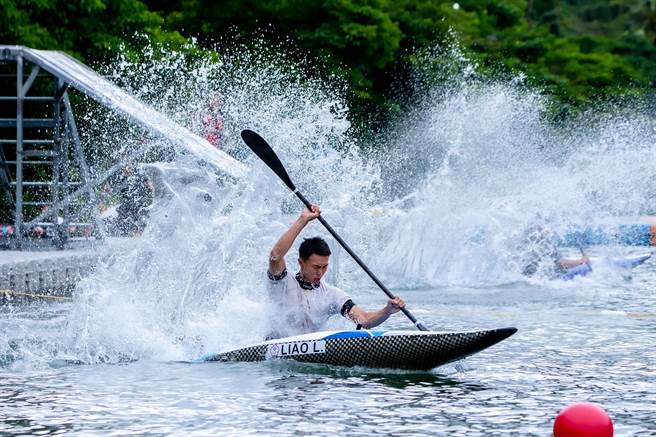 花莲县政府教育处证实，全中运正在进行轻艇赛事项目的选手确诊染疫，已发放快筛试剂与同住在玉山神学院的的210位队职员进行筛检，目前正待结果，相关赛事即起至20日则是暂停；图为赛事示意图，非当事人。（花莲县政府提供／罗亦晽花莲传真）