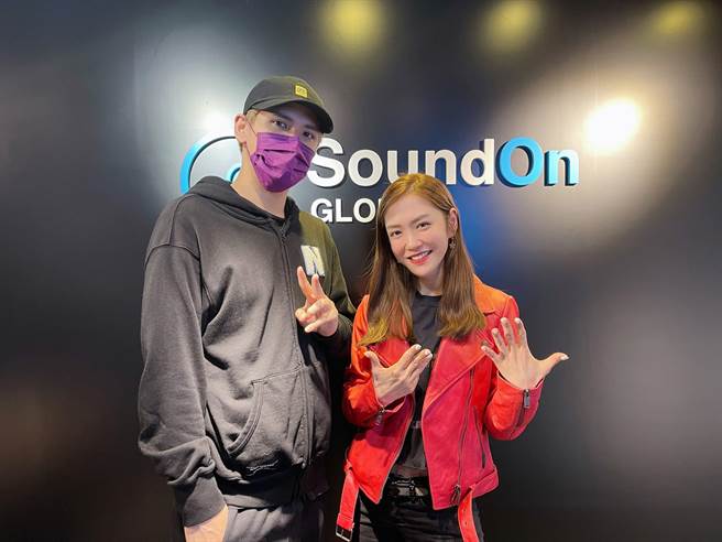 陈零九的强大舞台魅力，让杨千霈亲自敲通告。（《9馆不打Yang》提供）