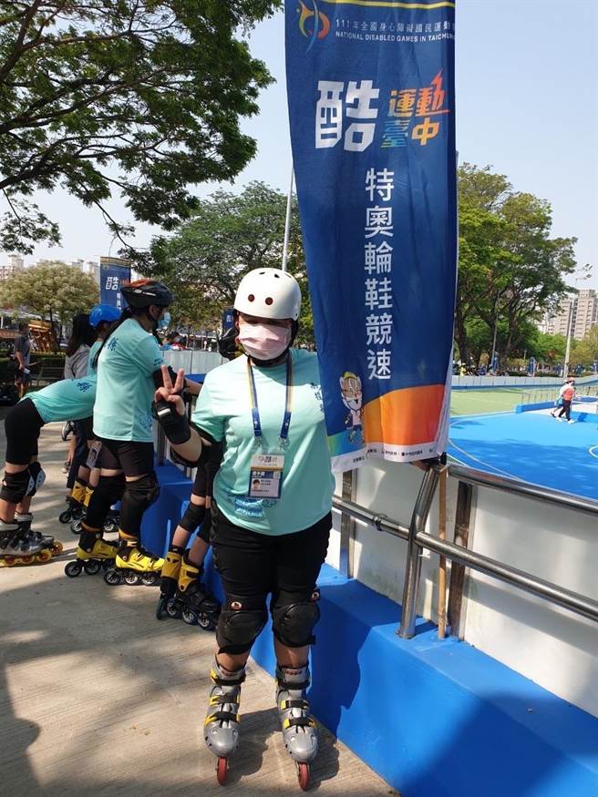 李姗桦参加特奥轮鞋100公尺竞速，获全国冠军。（南投高商提供／廖志晃南投传真）