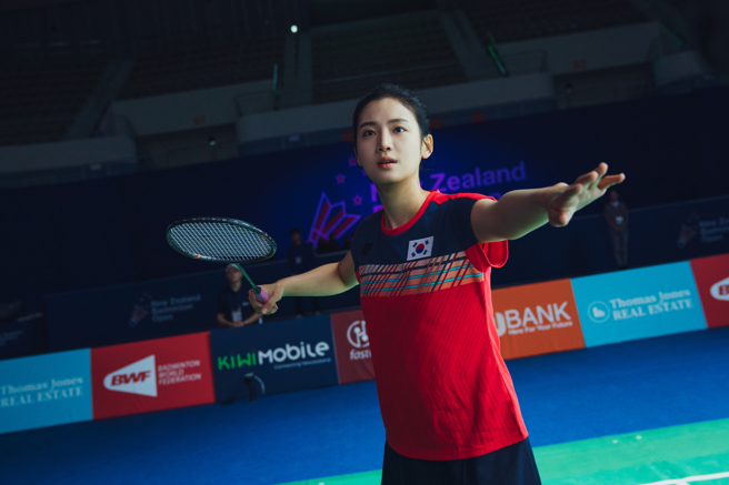 朴柱炫饰演羽球金牌选手朴太阳，球技顏值都超高。（Disney＋提供）