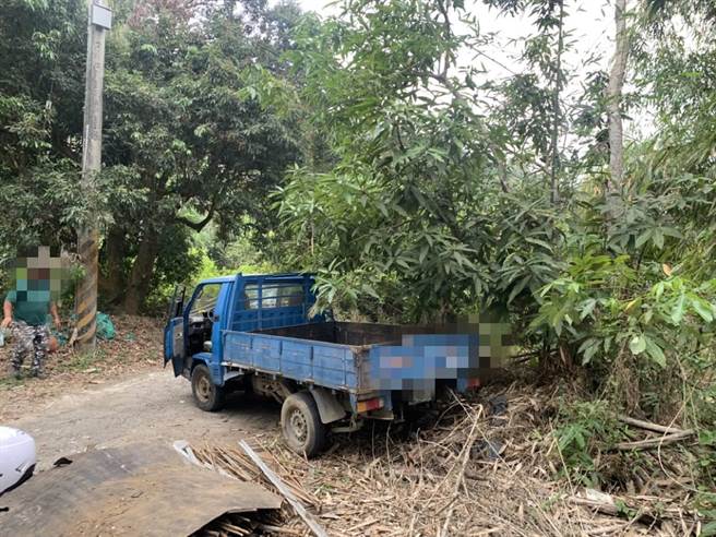 台中太平廍子產業道路驚傳小貨車翻覆意外。（民眾提供／馮惠宜台中傳真）