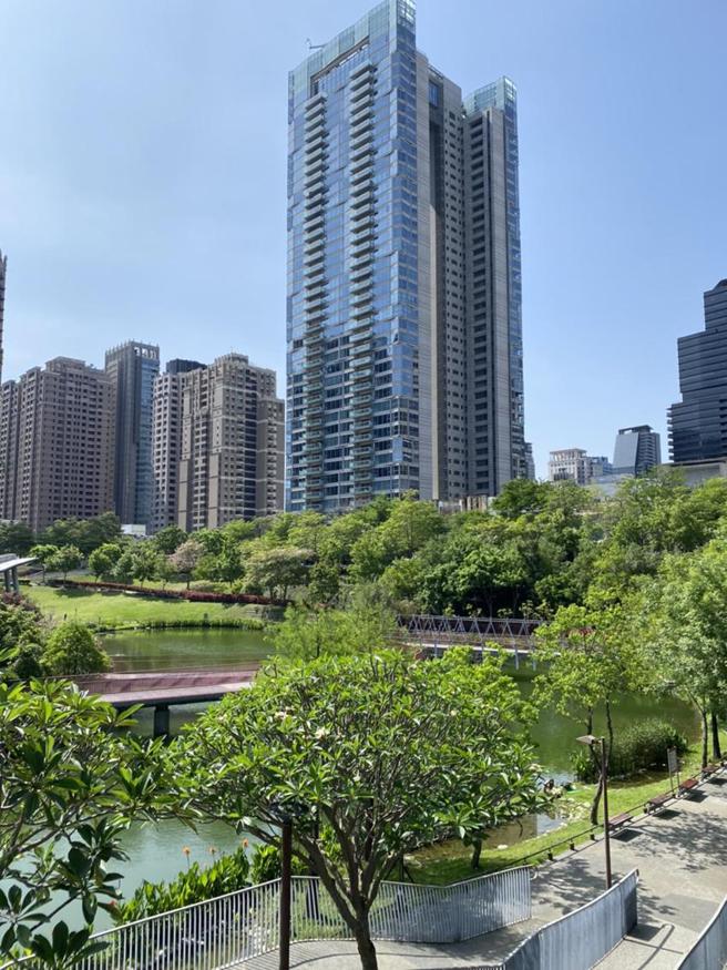 （七期公园绿地周边开发渐趋饱和，未来再有新案推出，房价创新高可期！图／曾丽芳）