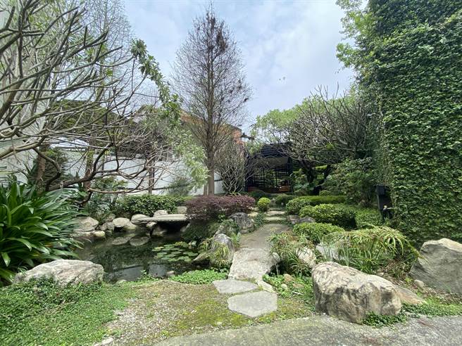 住在家里不只坐拥大自然，还有社区打造微森林生态池，网球场、健身房、发呆亭、高尔夫球果岭等设施。（业者提供／卢金足台中传真）