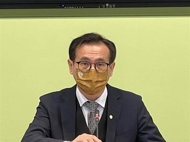 立法院民进党团干事长郑运鹏今（18日）深夜11时许在脸书发文批评，国民党现在又要要求儿童接种，又要制造莫德纳恐慌，要复制去年BNT的压力，实在没有道理。（报系资料照）